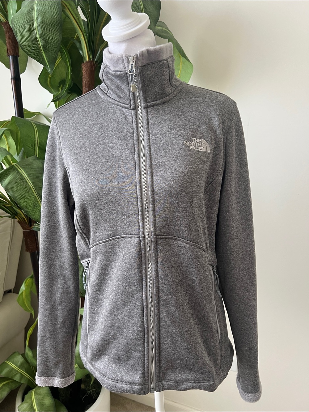 The North Face Women's Heather Gray Full-Zip Fleece Jacket